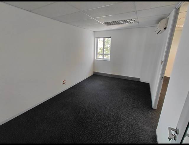 1,101M² OFFICE TO LET IN BRYANSTON